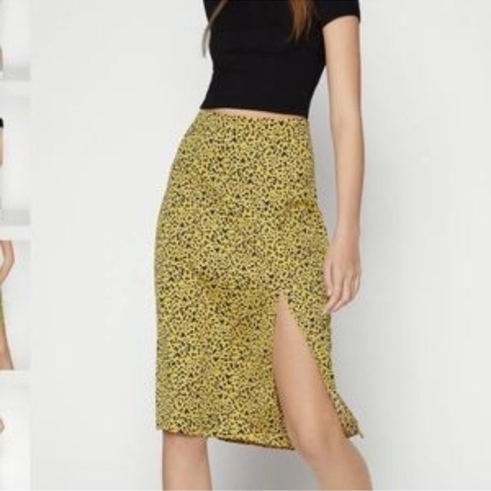 BCBGeneration yellow cheetah/leopard print thigh high slit maxi skirt size 6